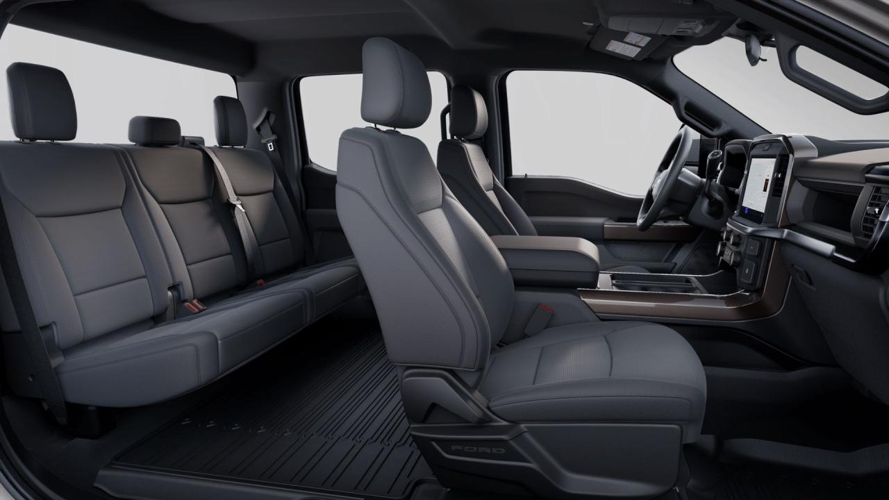 2025 Ford F-150 STX Photo5
