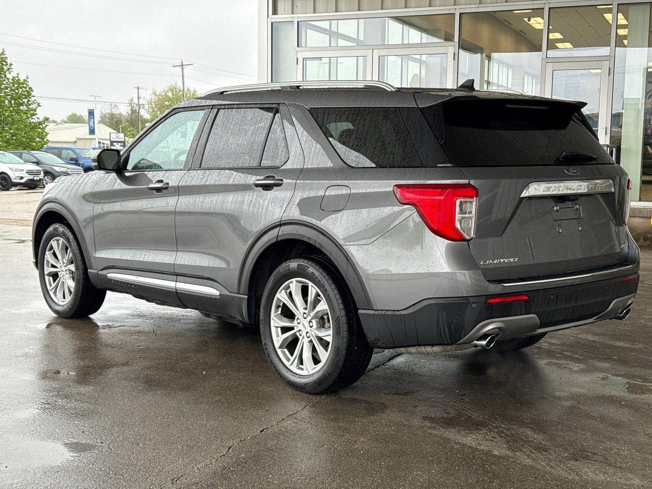 2023 Ford Explorer LIMITED - Photo #5