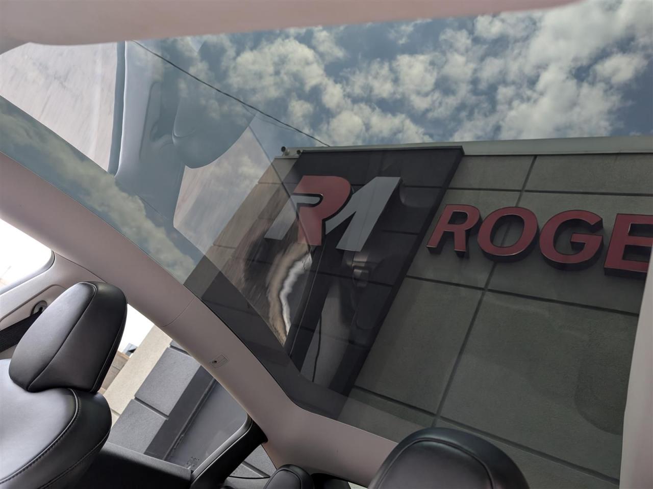 2023 Tesla Model Y LONG RANGE AWD - DUAL MOTOR
