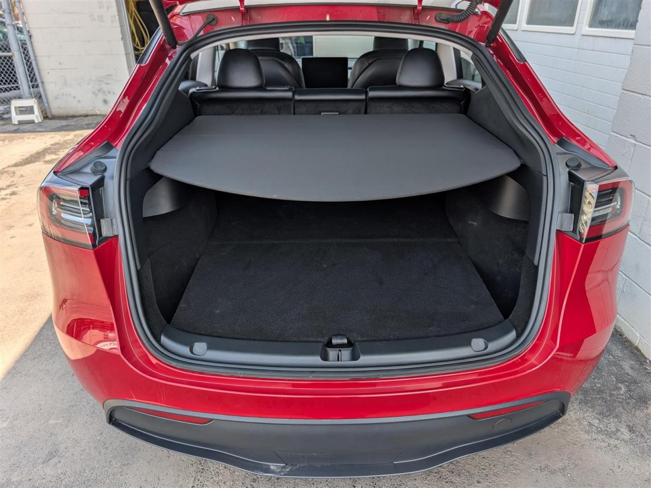 2023 Tesla Model Y LONG RANGE AWD - DUAL MOTOR