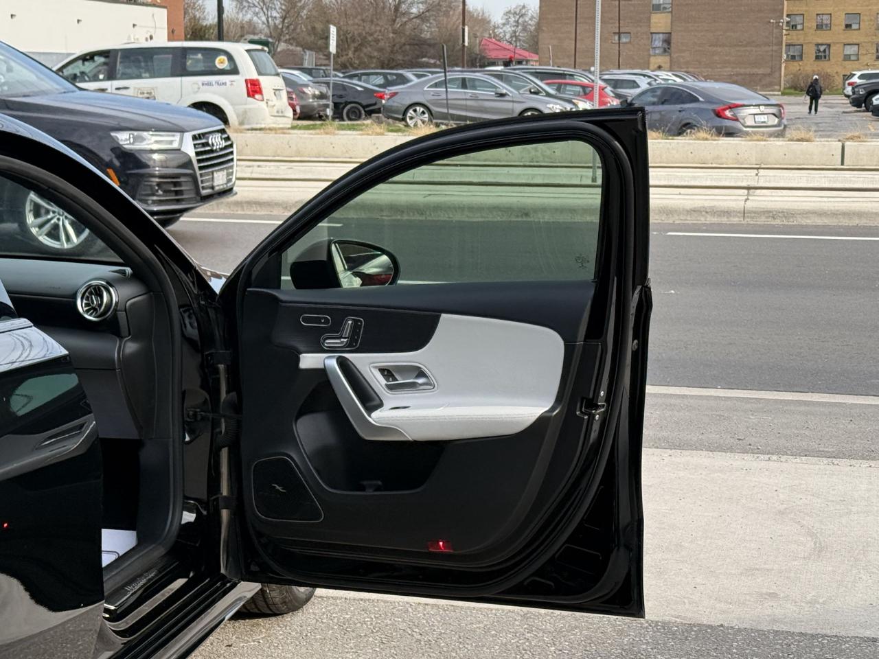 2020 Mercedes-Benz AMG 220 //AMG SPORT | NIGHT PKG | PANO | LOADED - Photo #31