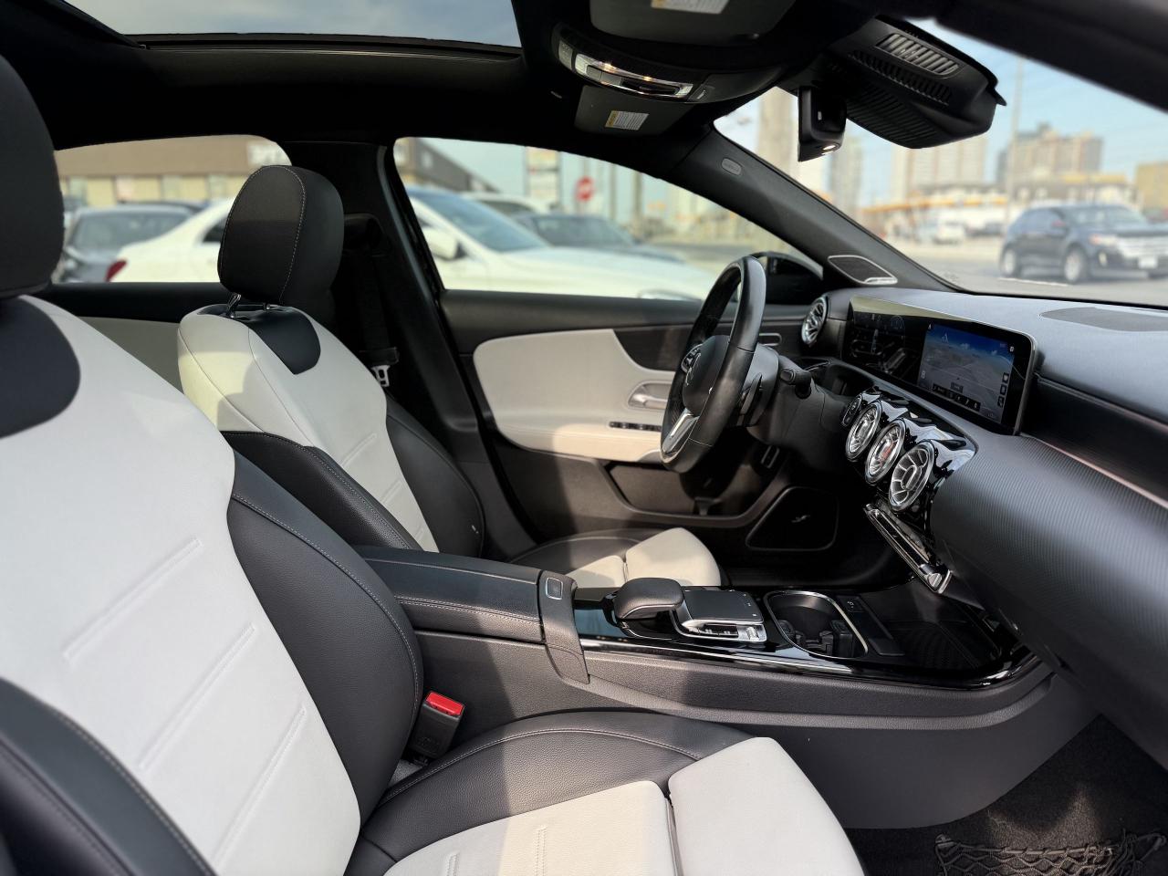 2020 Mercedes-Benz AMG 220 //AMG SPORT | NIGHT PKG | PANO | LOADED - Photo #32