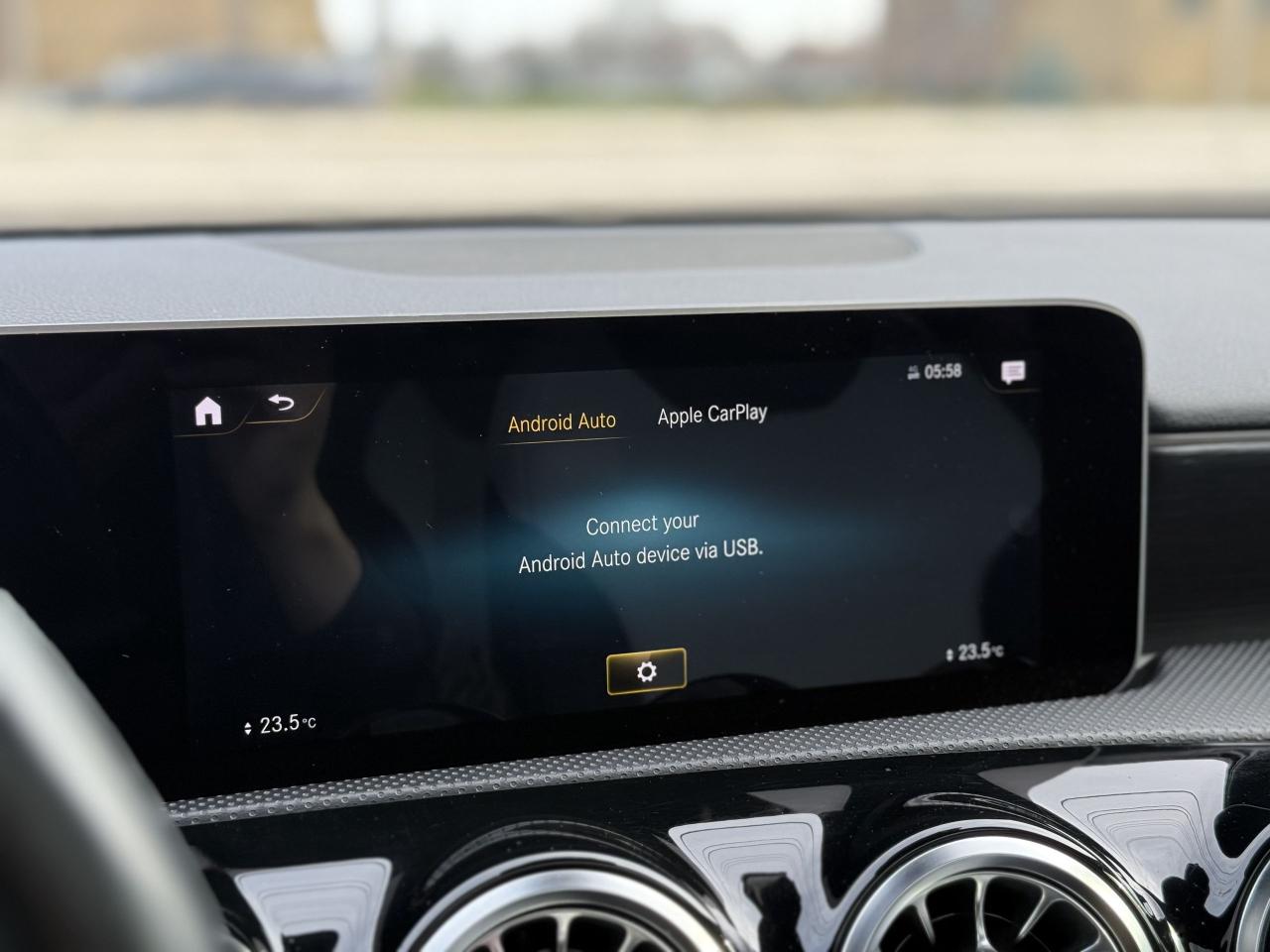 2020 Mercedes-Benz AMG 220 //AMG SPORT | NIGHT PKG | PANO | LOADED - Photo #45