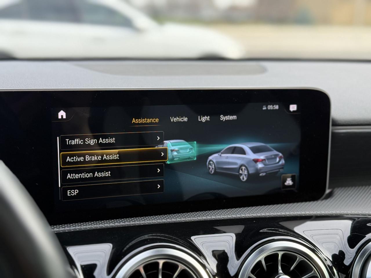 2020 Mercedes-Benz AMG 220 //AMG SPORT | NIGHT PKG | PANO | LOADED - Photo #46