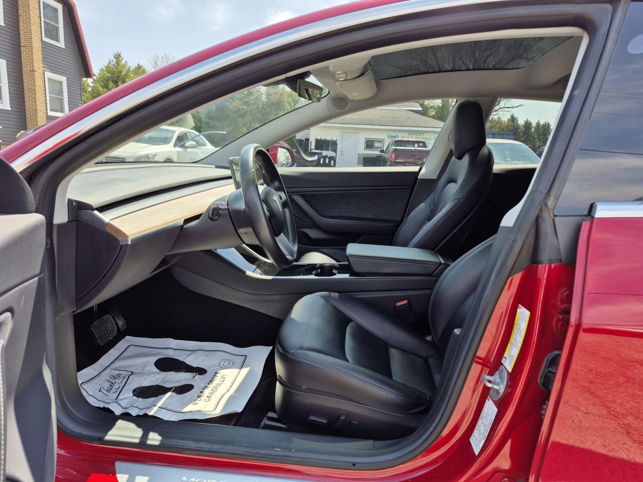 2018 Tesla Model 3 Long Range "One Owner/No Accidents" Photo9