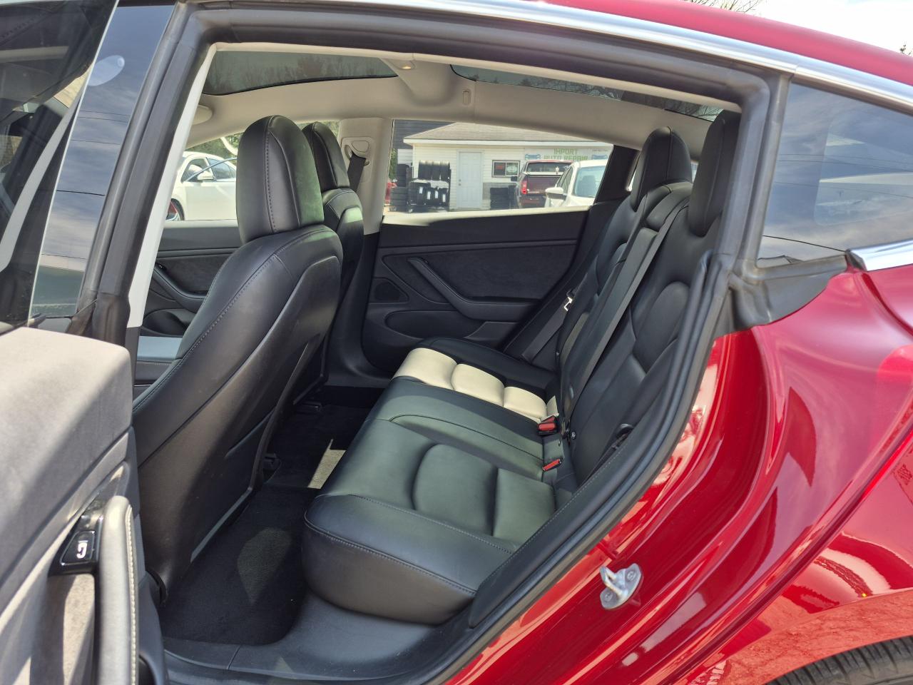 2018 Tesla Model 3 Long Range "One Owner/No Accidents" Photo12