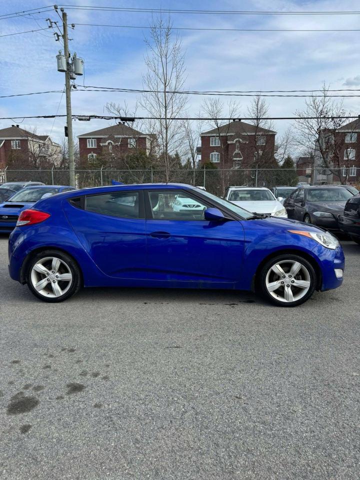 2013 Hyundai Veloster  - Photo #3
