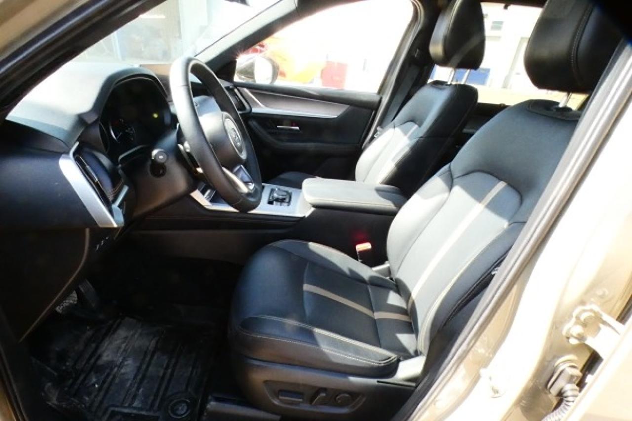 2025 Mazda CX-70 GT-P e-Hybrid AWD w/H&C L, pano S/R, NAV, BUC - Photo #11