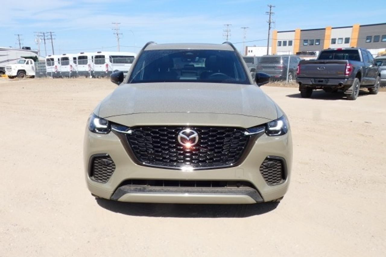 2025 Mazda CX-70 GT-P e-Hybrid AWD w/H&C L, pano S/R, NAV, BUC - Photo #3