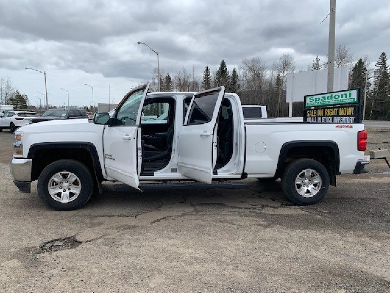 2018 Chevrolet Silverado 1500 4WD Crew Cab 143.5" LT w/2LT - Photo #4