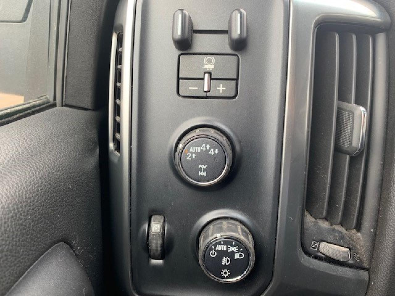 2018 Chevrolet Silverado 1500 4WD Crew Cab 143.5" LT w/2LT - Photo #13