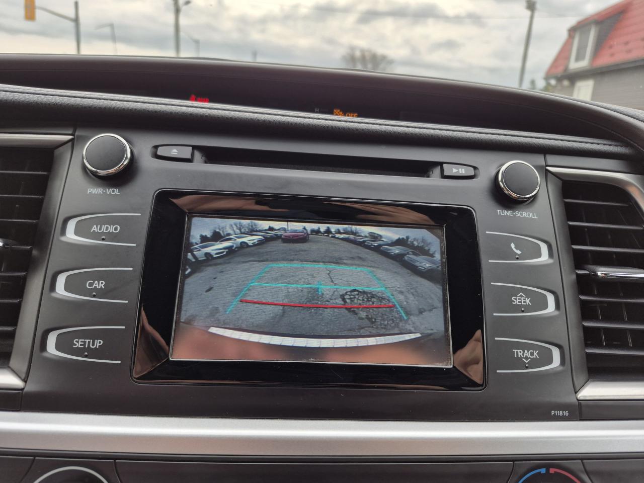 2019 Toyota Highlander LE - No Accidents/Certified Photo18