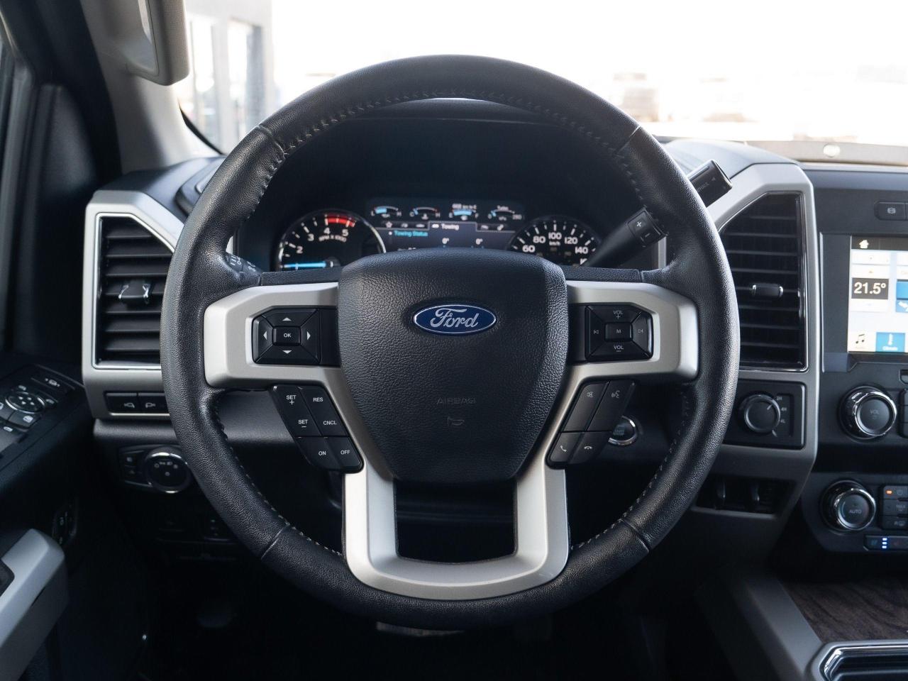 2019 Ford F-350 LARIAT 4WD Crew Cab 8' Box DUALLY DIESEL Photo10