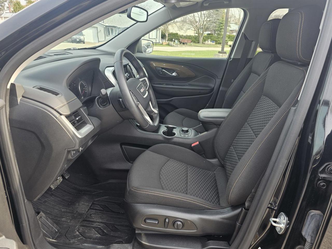 2020 GMC Terrain SLE AWD "Elevation Edition" & ONLY 1400kms, Remote Start - Photo #9