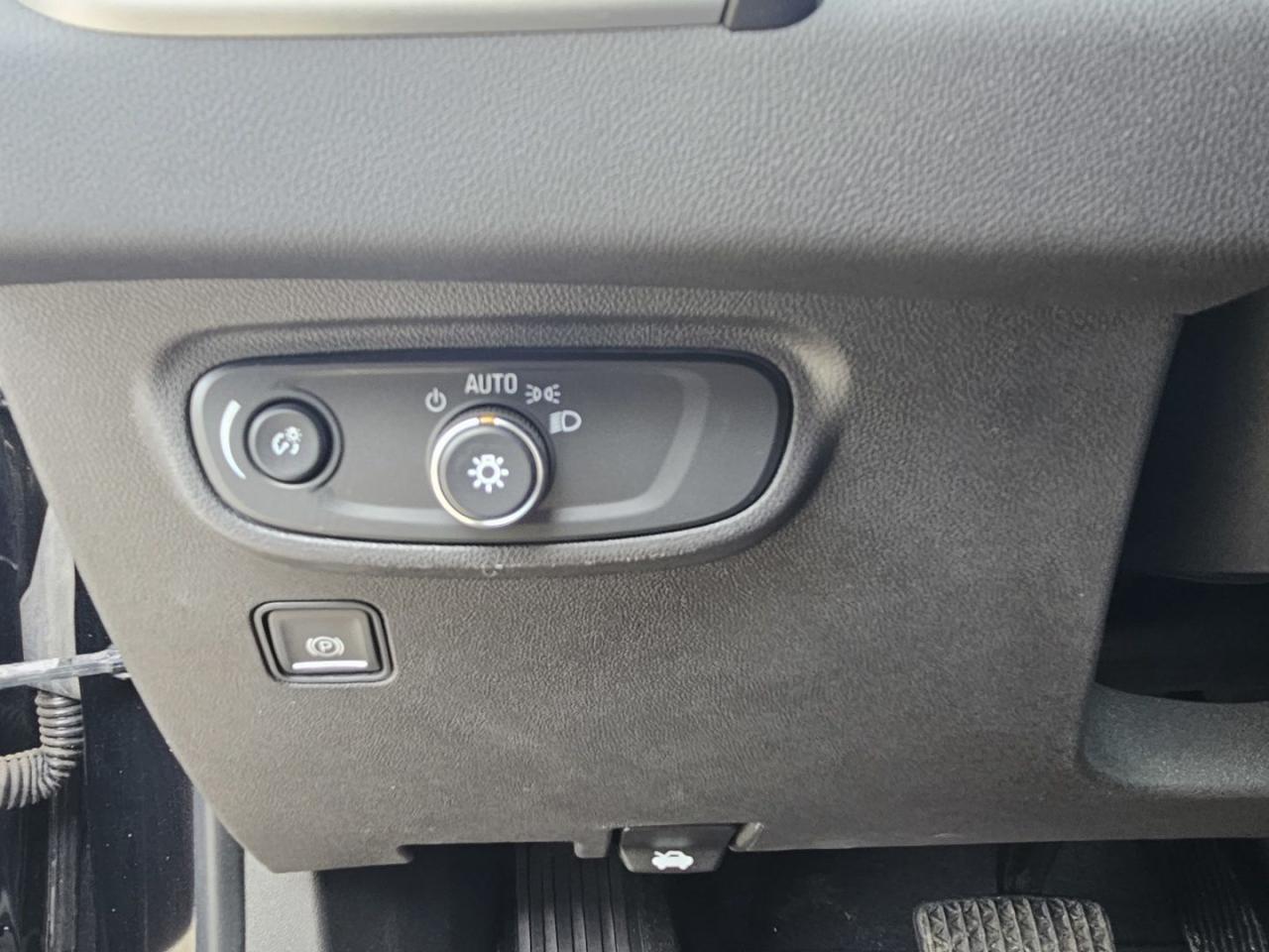 2020 GMC Terrain SLE AWD "Elevation Edition" & ONLY 1400kms, Remote Start - Photo #11