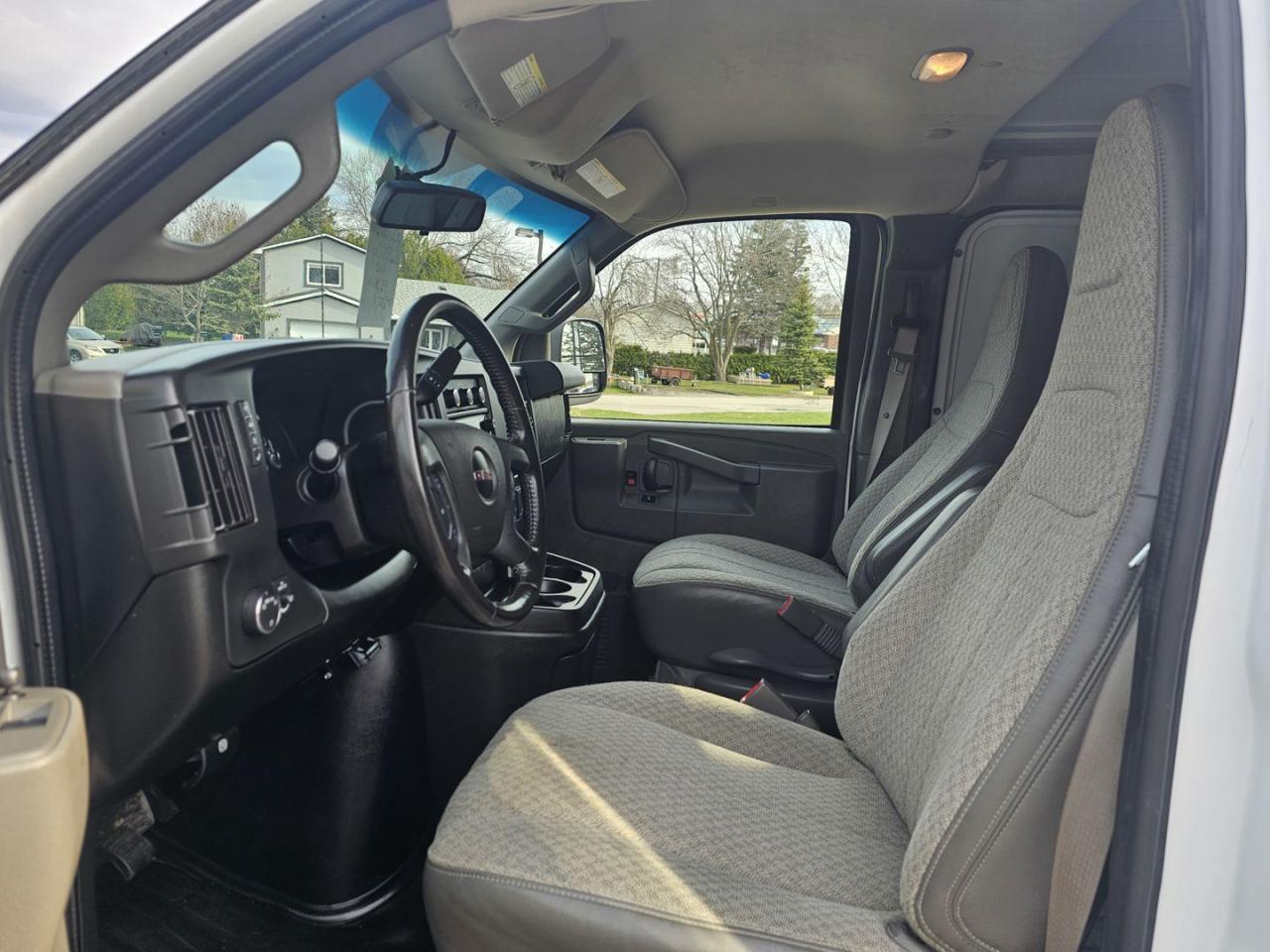 2021 GMC Savana G2500 Cargo RWD, V6 - Photo #9