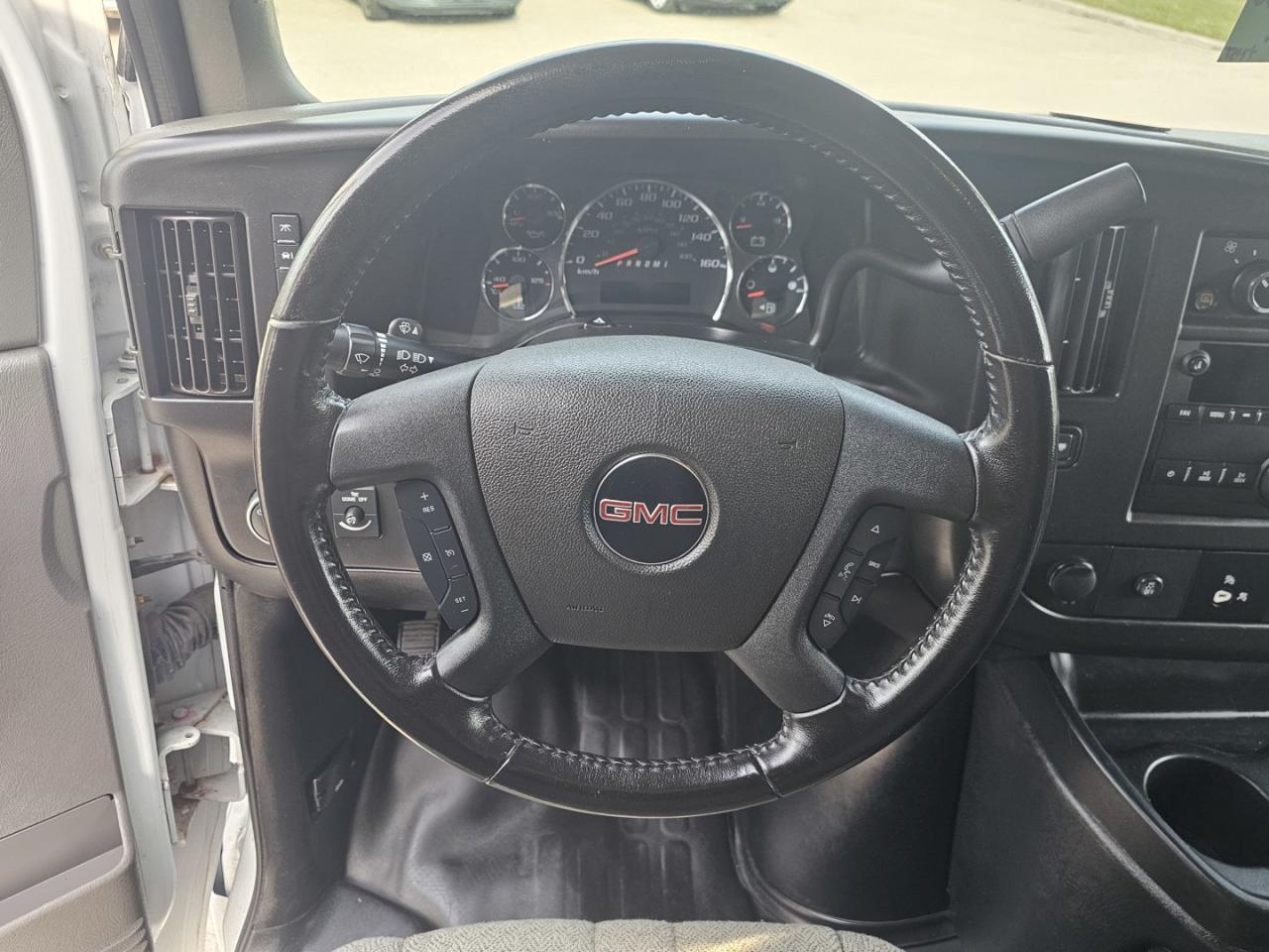 2021 GMC Savana G2500 Cargo RWD, V6 - Photo #12