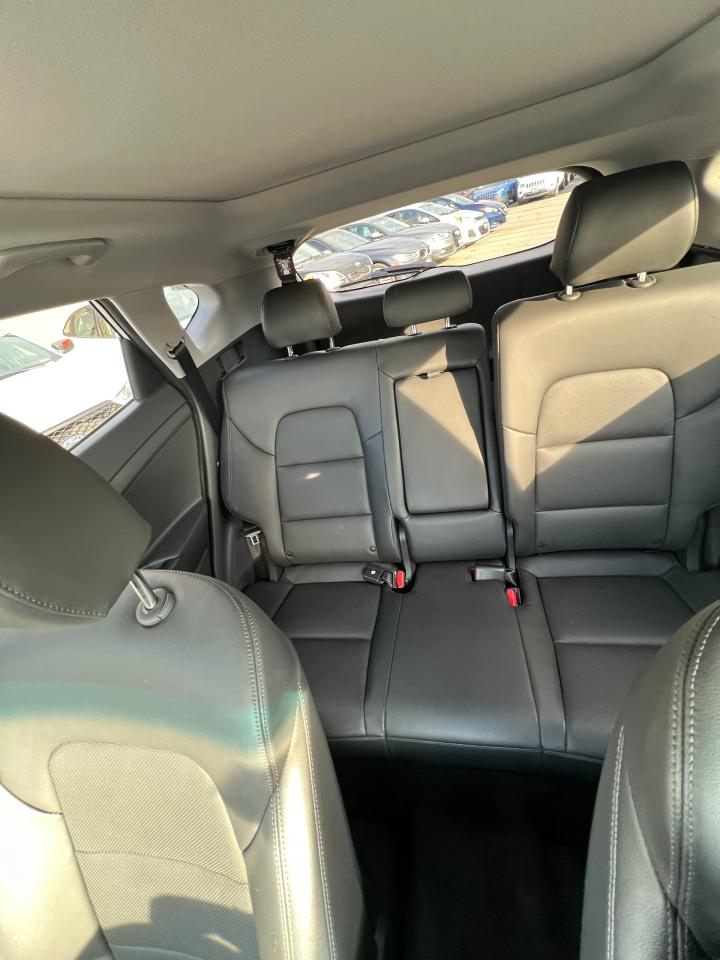 2020 Hyundai Tucson Preferred AWD w/Sun & Leather Package - Photo #12
