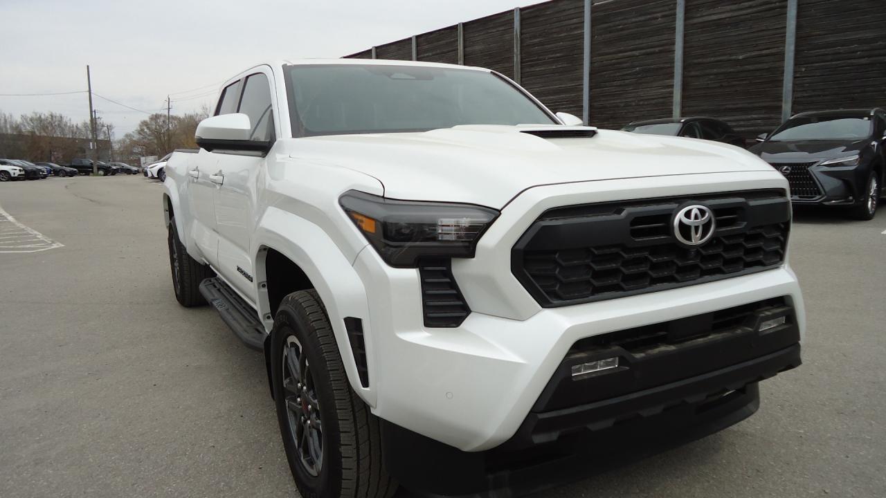 Used 2025 Toyota Tacoma 4x4 Double Cab Auto LONG BOX SPORT PREMIUM 4X4 for sale in Toronto, ON