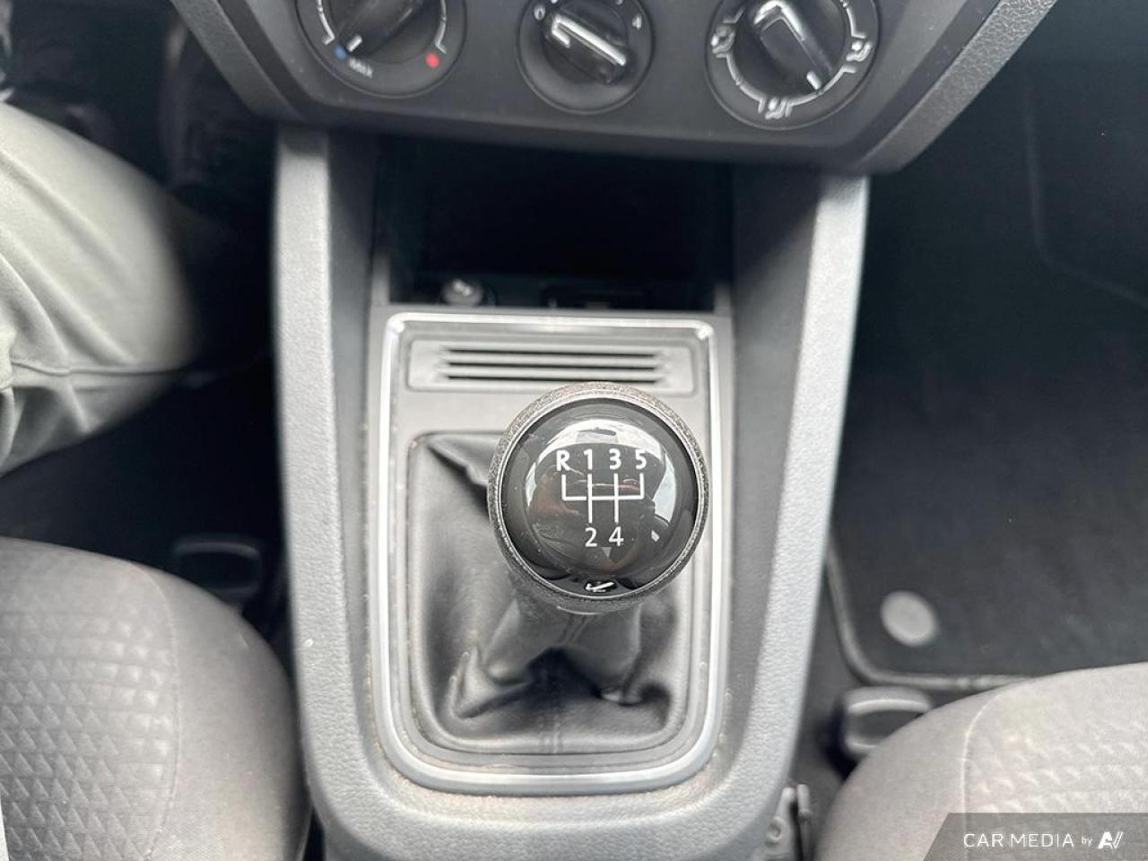 2016 Volkswagen Jetta TRENDLINE / MANUAL / AC / REVERSE CAM - Photo #14