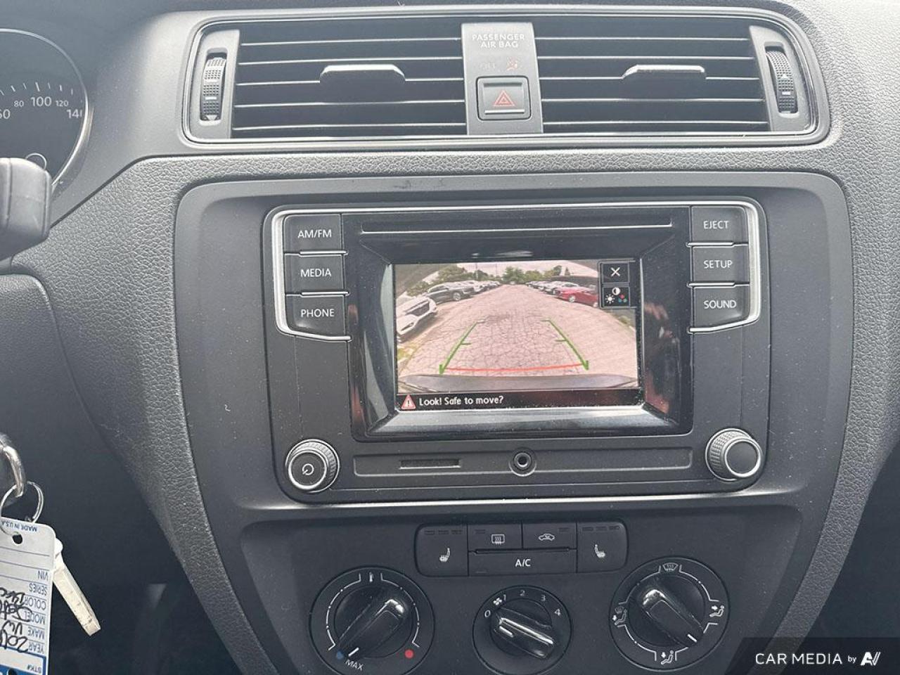 2016 Volkswagen Jetta TRENDLINE / MANUAL / AC / REVERSE CAM - Photo #16