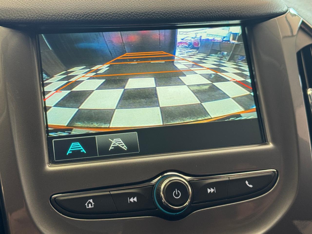 2017 Chevrolet Cruze LT+Camera+ApplePlay+New Tires+Remote Start - Photo #13