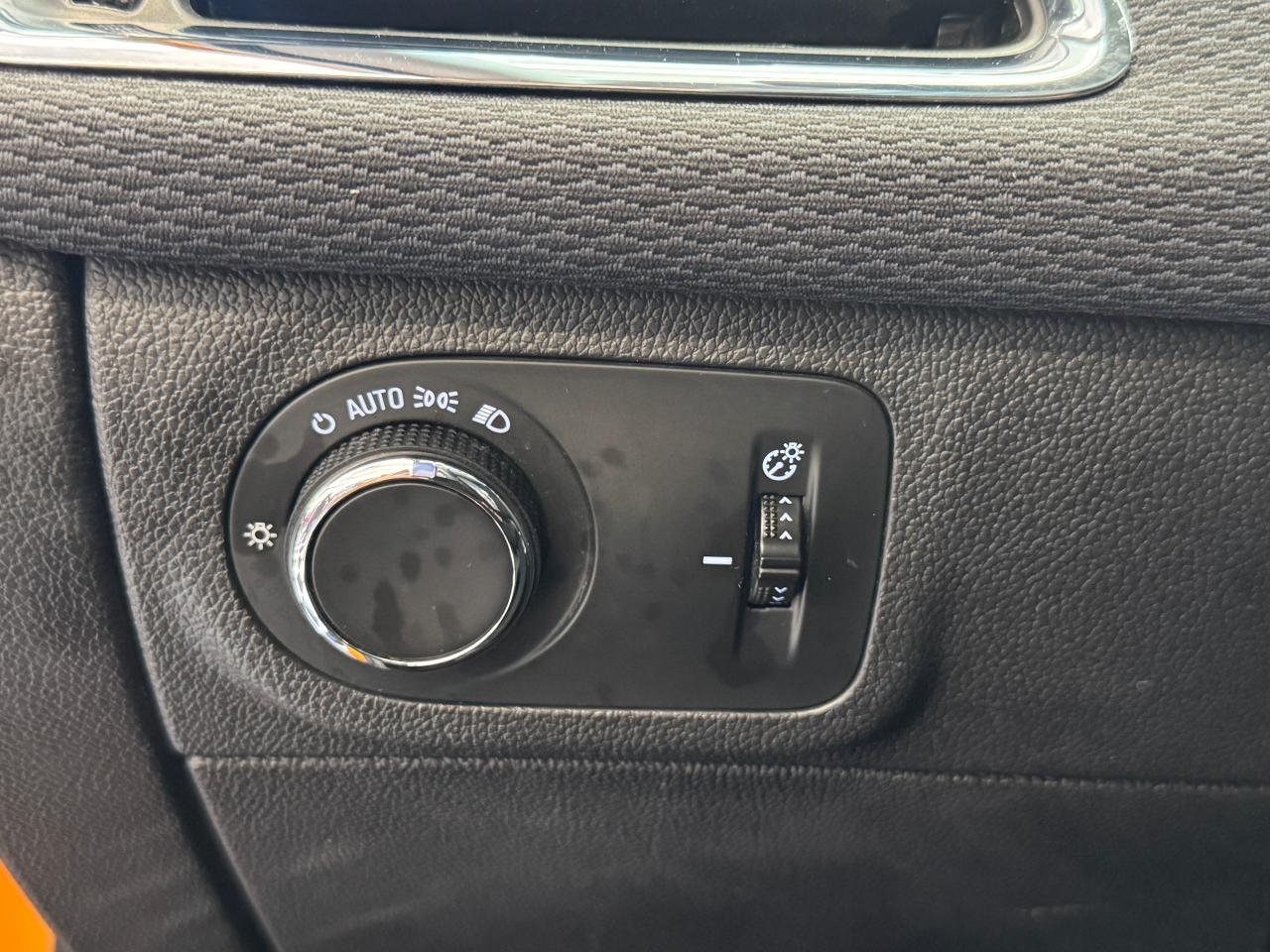 2017 Chevrolet Cruze LT+Camera+ApplePlay+New Tires+Remote Start - Photo #39