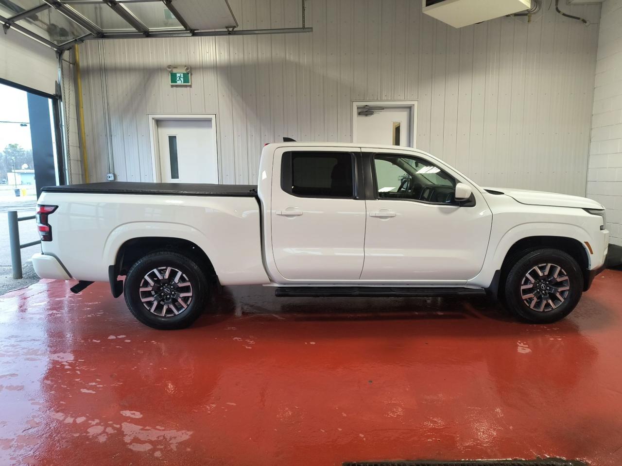 2022 Nissan Frontier SV LONG BOX 4X4 Photo2