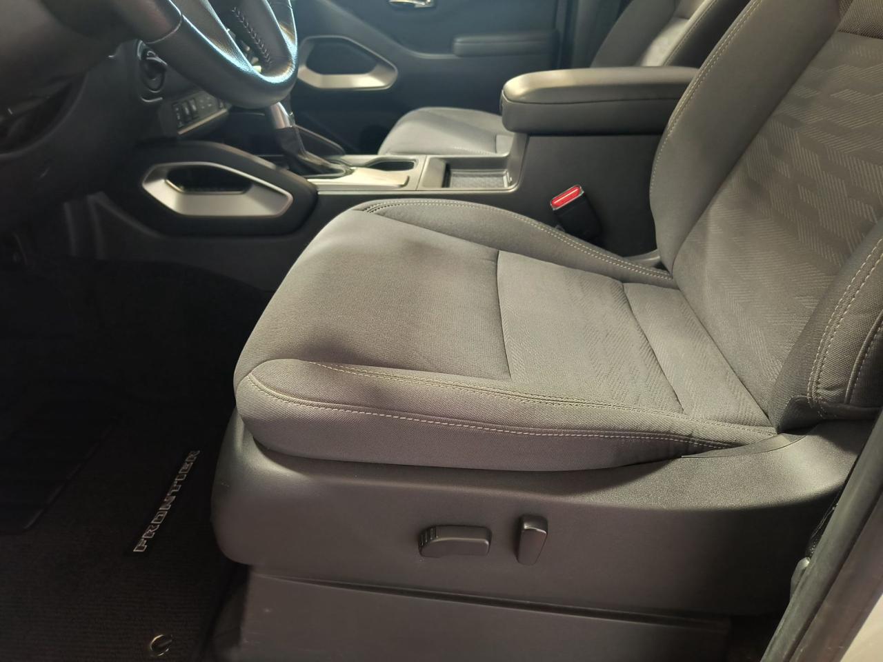 2022 Nissan Frontier SV LONG BOX 4X4 Photo
