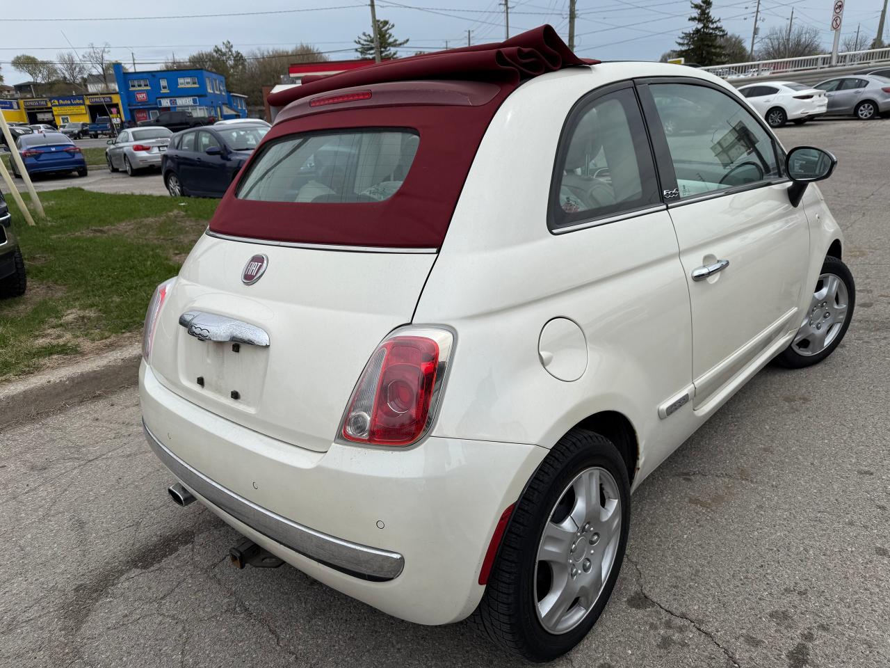 2013 Fiat 500 LOUNGE / CONVERTIBLE / ONE OWNER / NO ACCIDENTS - Photo #5