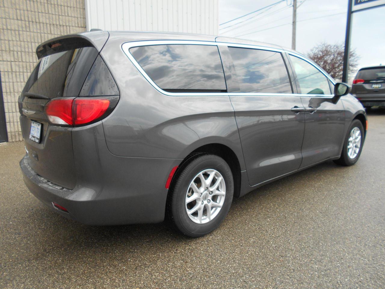 2023 Chrysler Grand Caravan SXT- Wheelchair Accessible Rear Entry Photo2