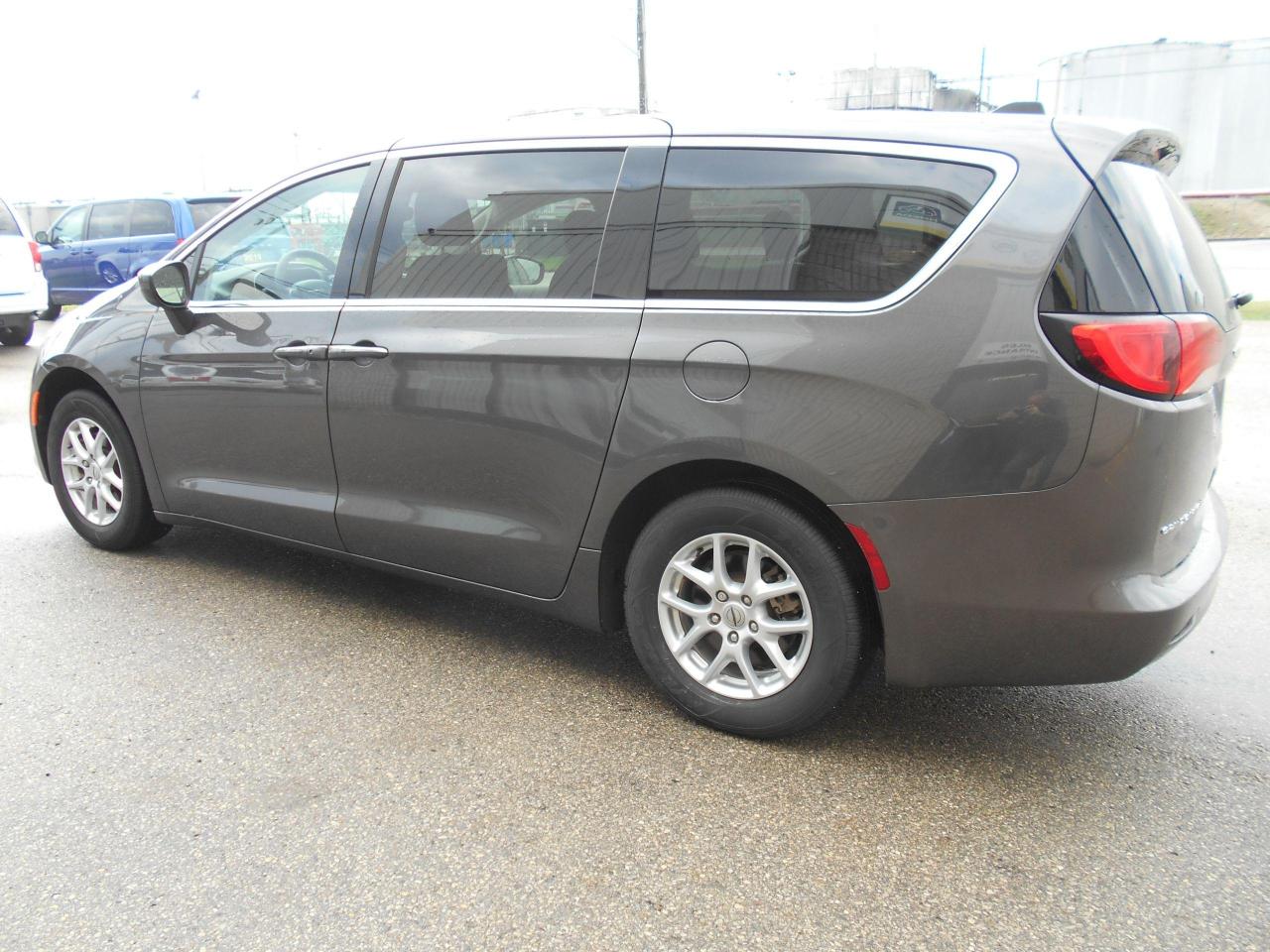 2023 Chrysler Grand Caravan SXT- Wheelchair Accessible Rear Entry Photo3