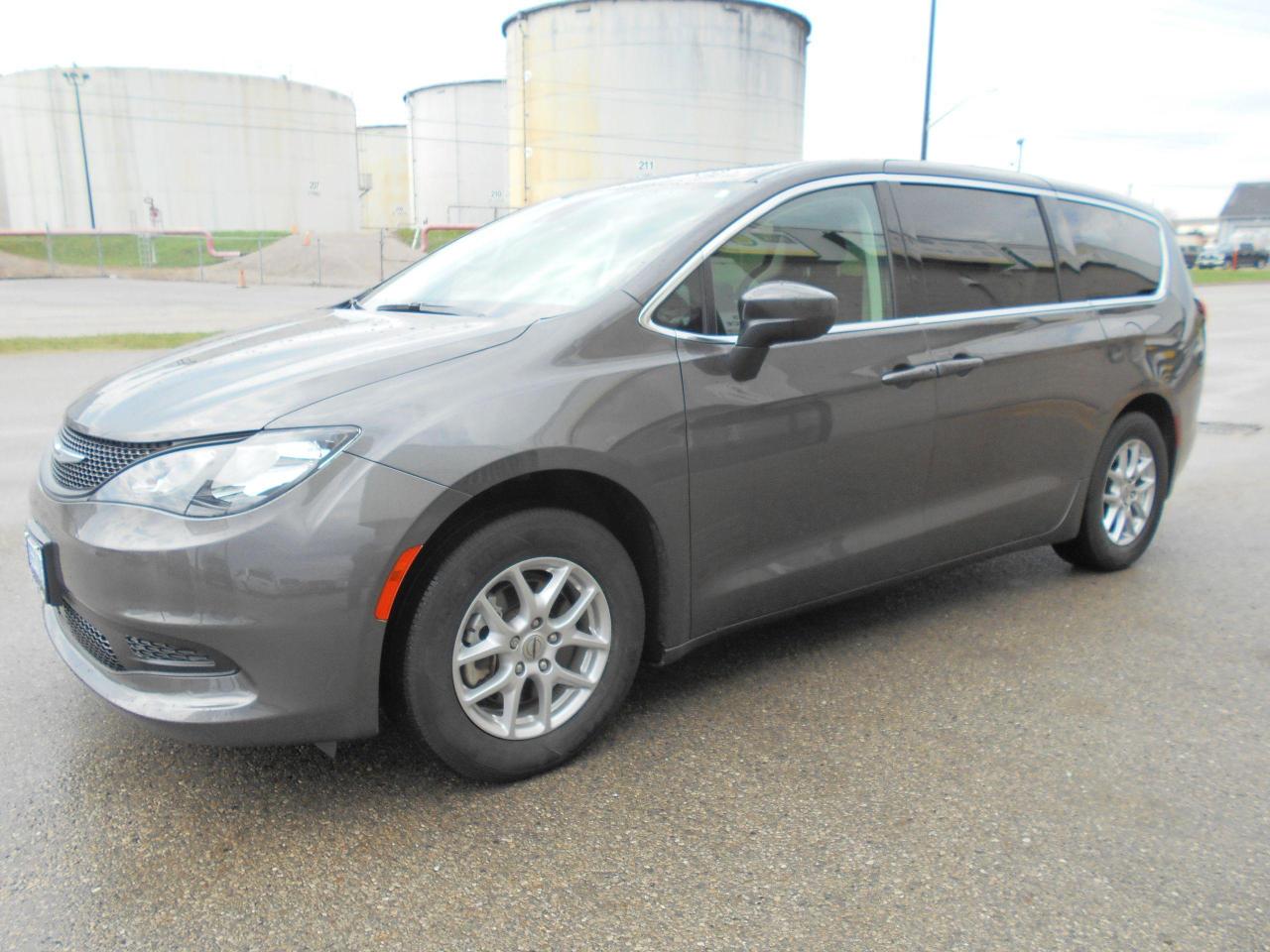 2023 Chrysler Grand Caravan SXT- Wheelchair Accessible Rear Entry Photo4