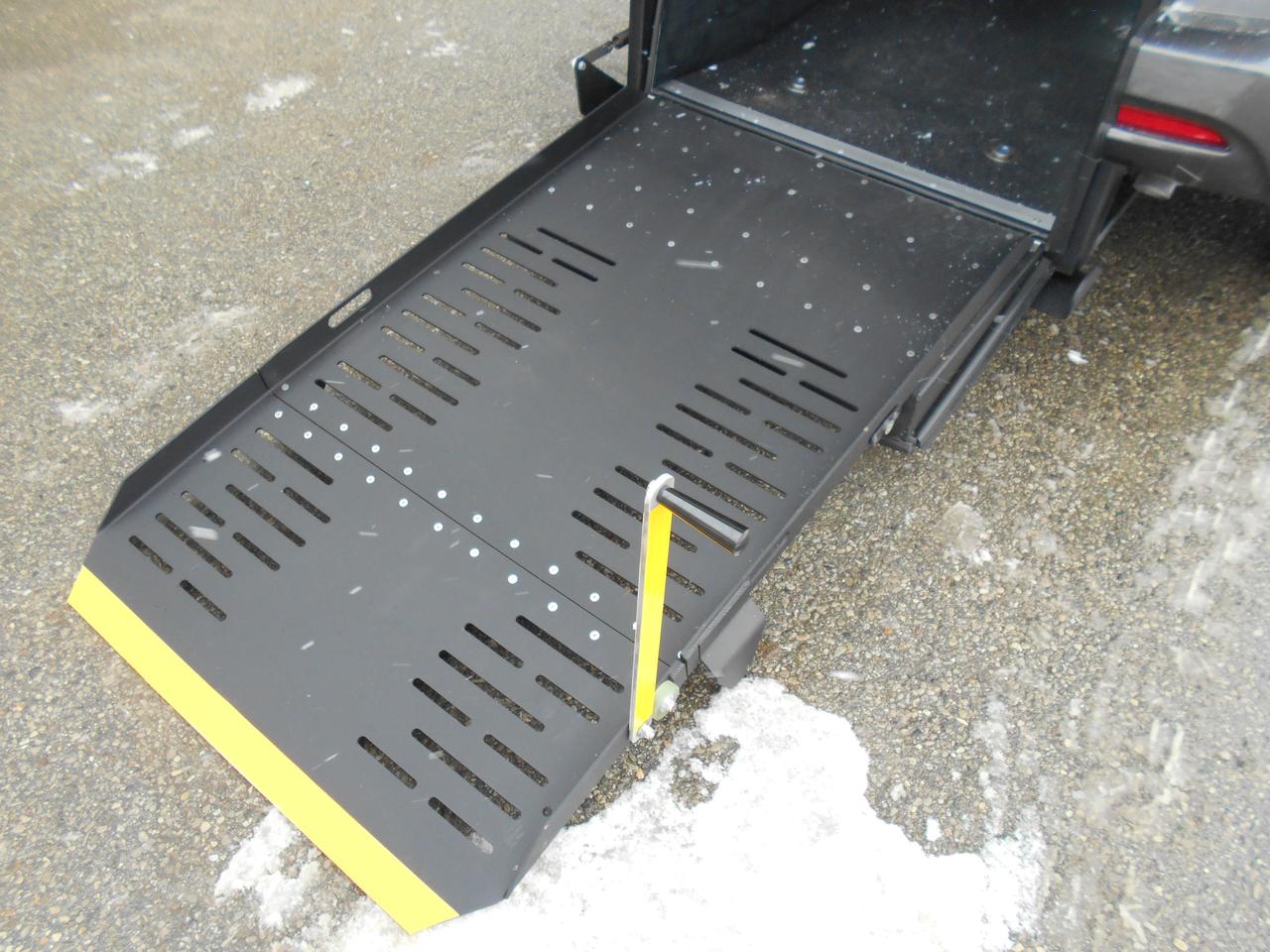 2023 Chrysler Grand Caravan SXT- Wheelchair Accessible Rear Entry Photo