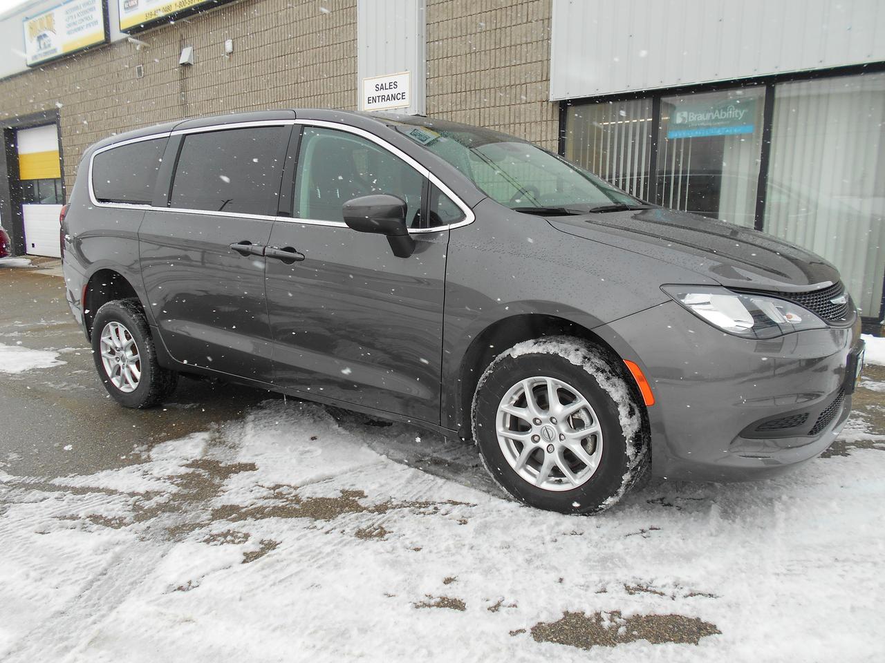2023 Chrysler Grand Caravan SXT- Wheelchair Accessible Rear Entry Photo