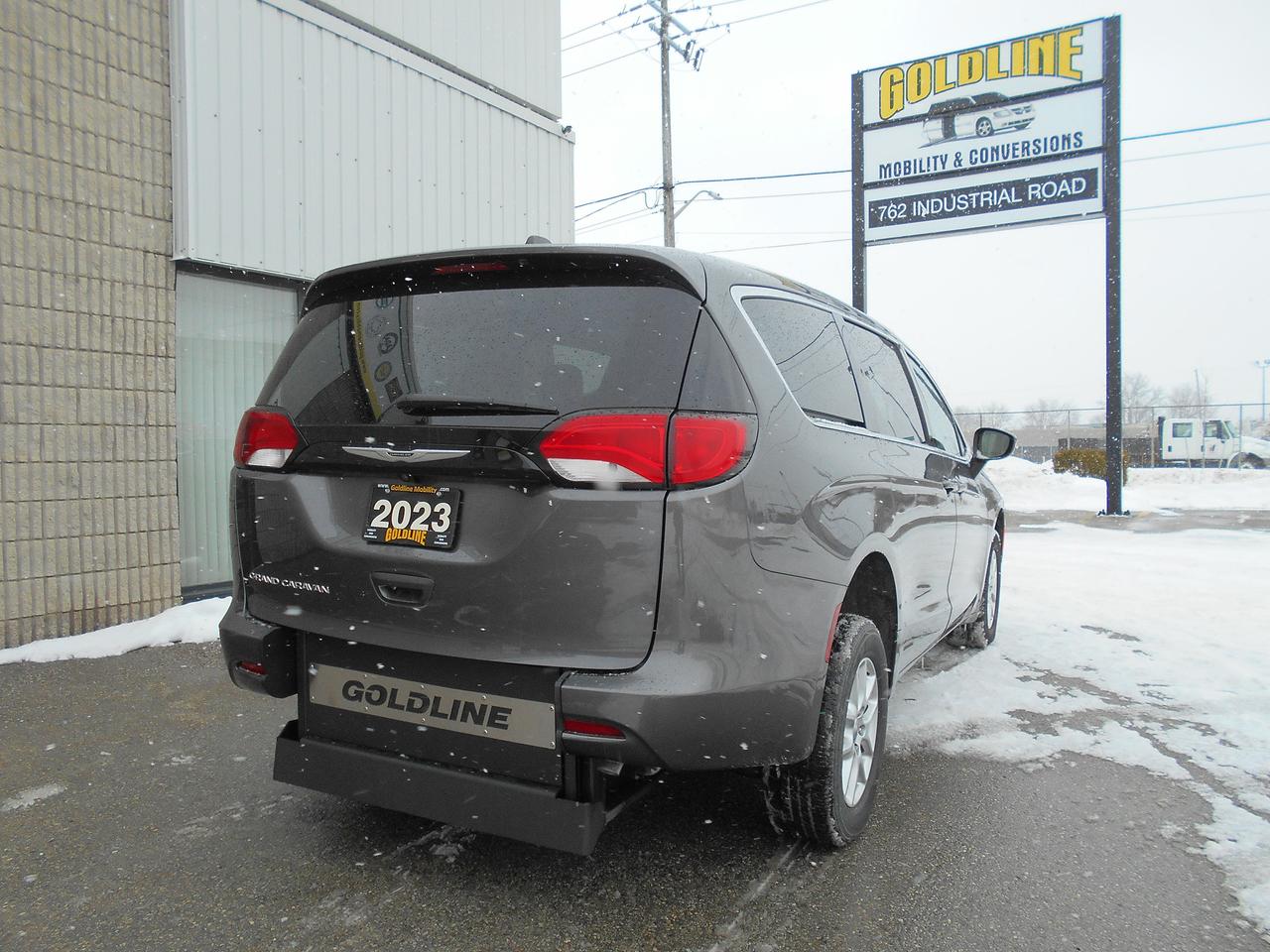 2023 Chrysler Grand Caravan SXT- Wheelchair Accessible Rear Entry Photo3