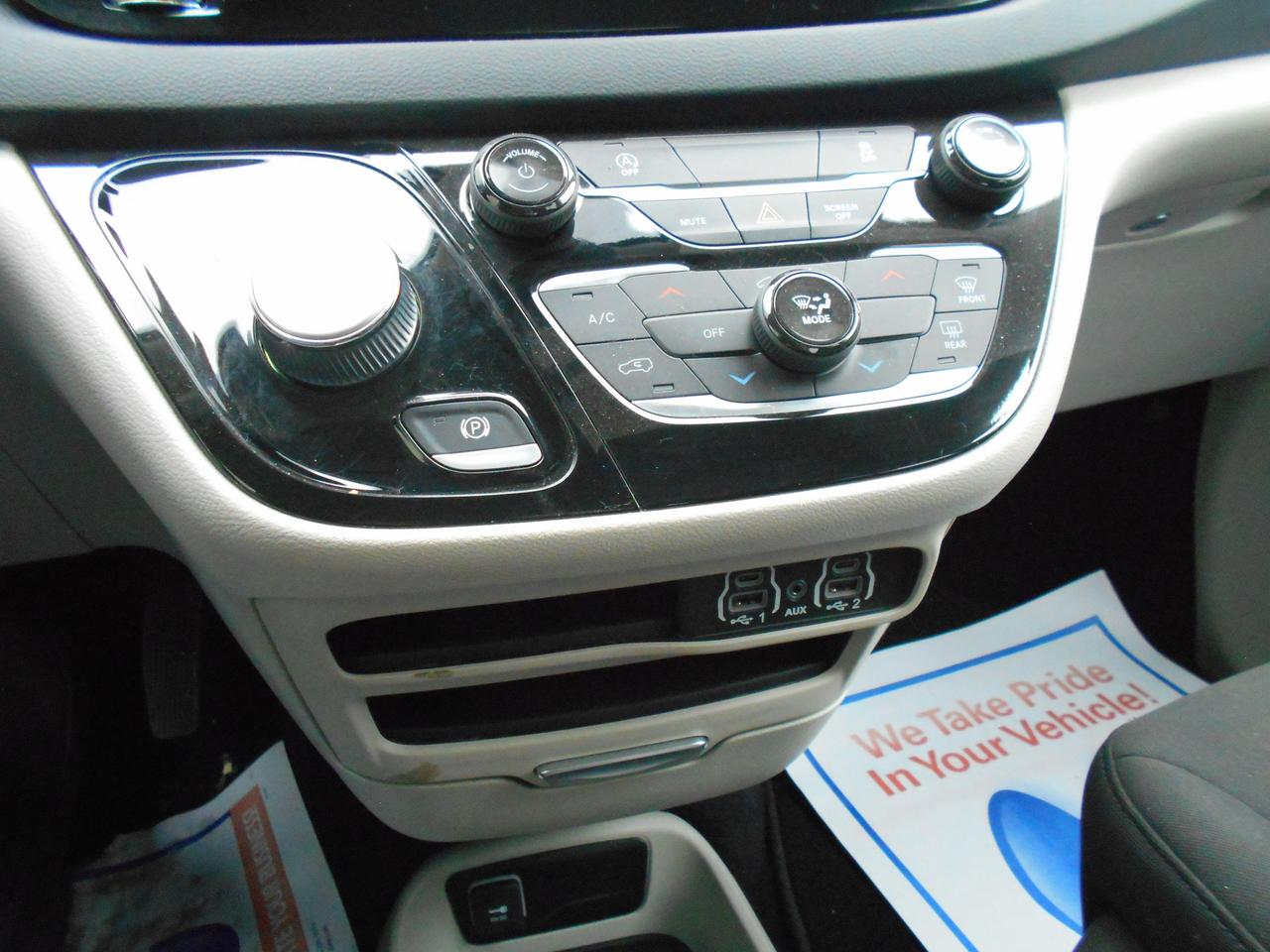 2023 Chrysler Grand Caravan SXT- Wheelchair Accessible Rear Entry Photo