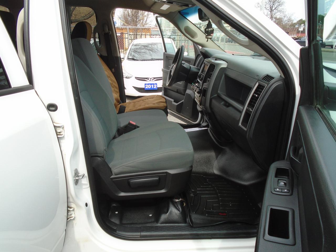 2015 RAM 1500 TRADESMAN/ DIESEL / RUNS LIKE NEW/ REAR CAM/6PASS - Photo #14