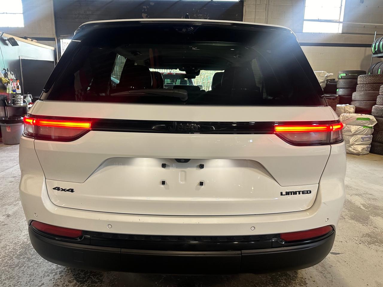 2023 Jeep Grand Cherokee LIMITED 4X4 | BLACK APPERANCE | LUXURY TECH - Photo #6