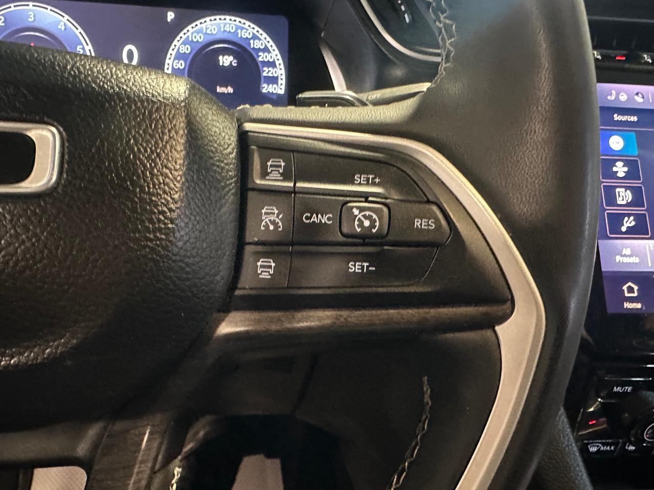 2023 Jeep Grand Cherokee LIMITED 4X4 | BLACK APPERANCE | LUXURY TECH - Photo #20