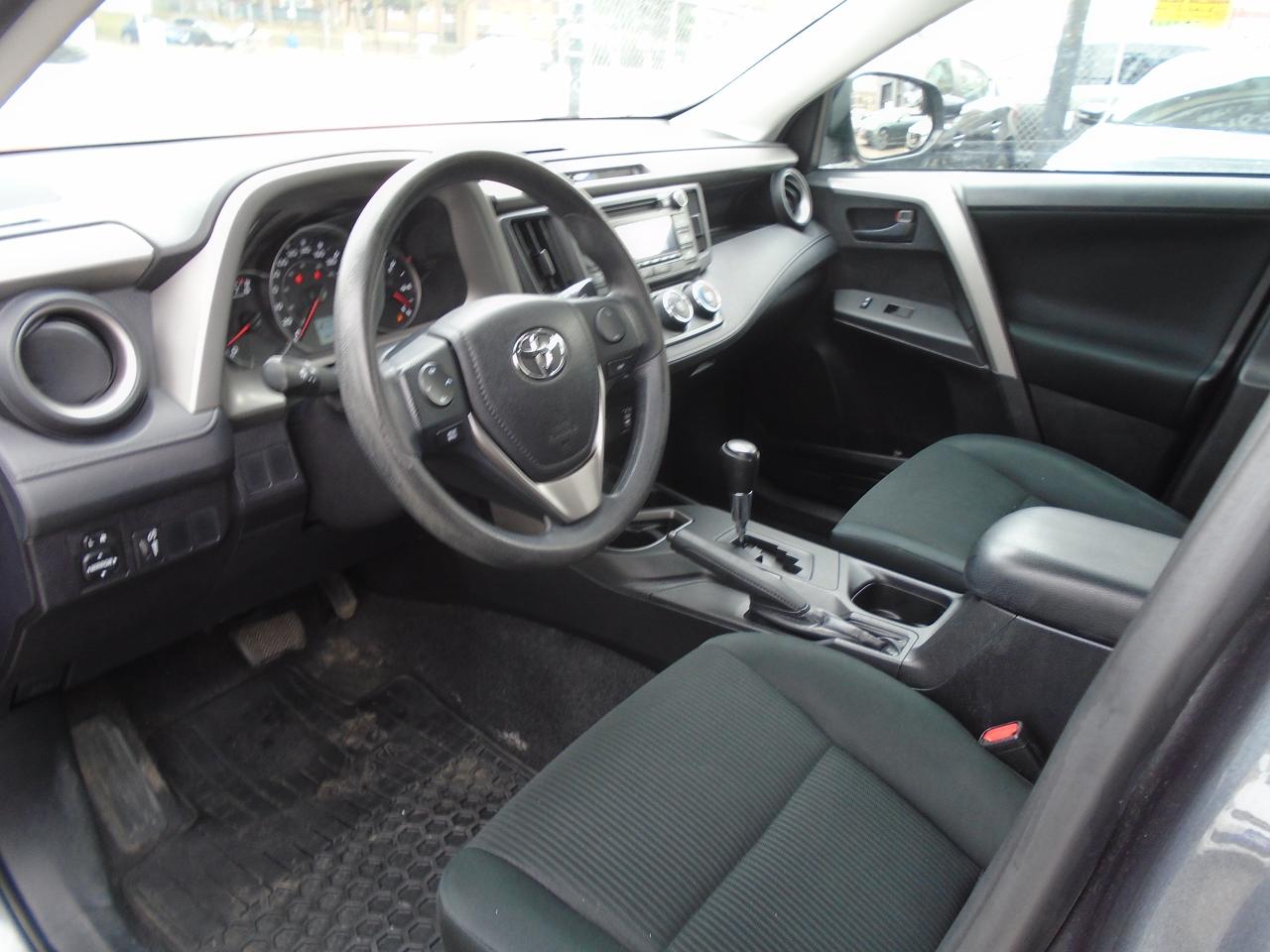 2016 Toyota RAV4 LE/LOW KM / SUPER CLEAN / ICE COLD AC/ PWR OPTIONS - Photo #9