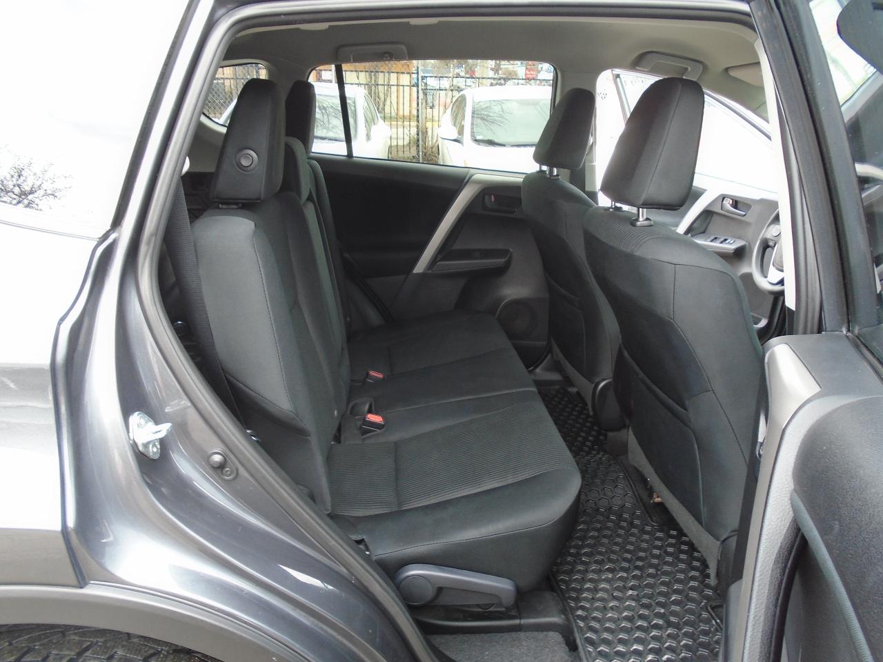 2016 Toyota RAV4 LE/LOW KM / SUPER CLEAN / ICE COLD AC/ PWR OPTIONS - Photo #12