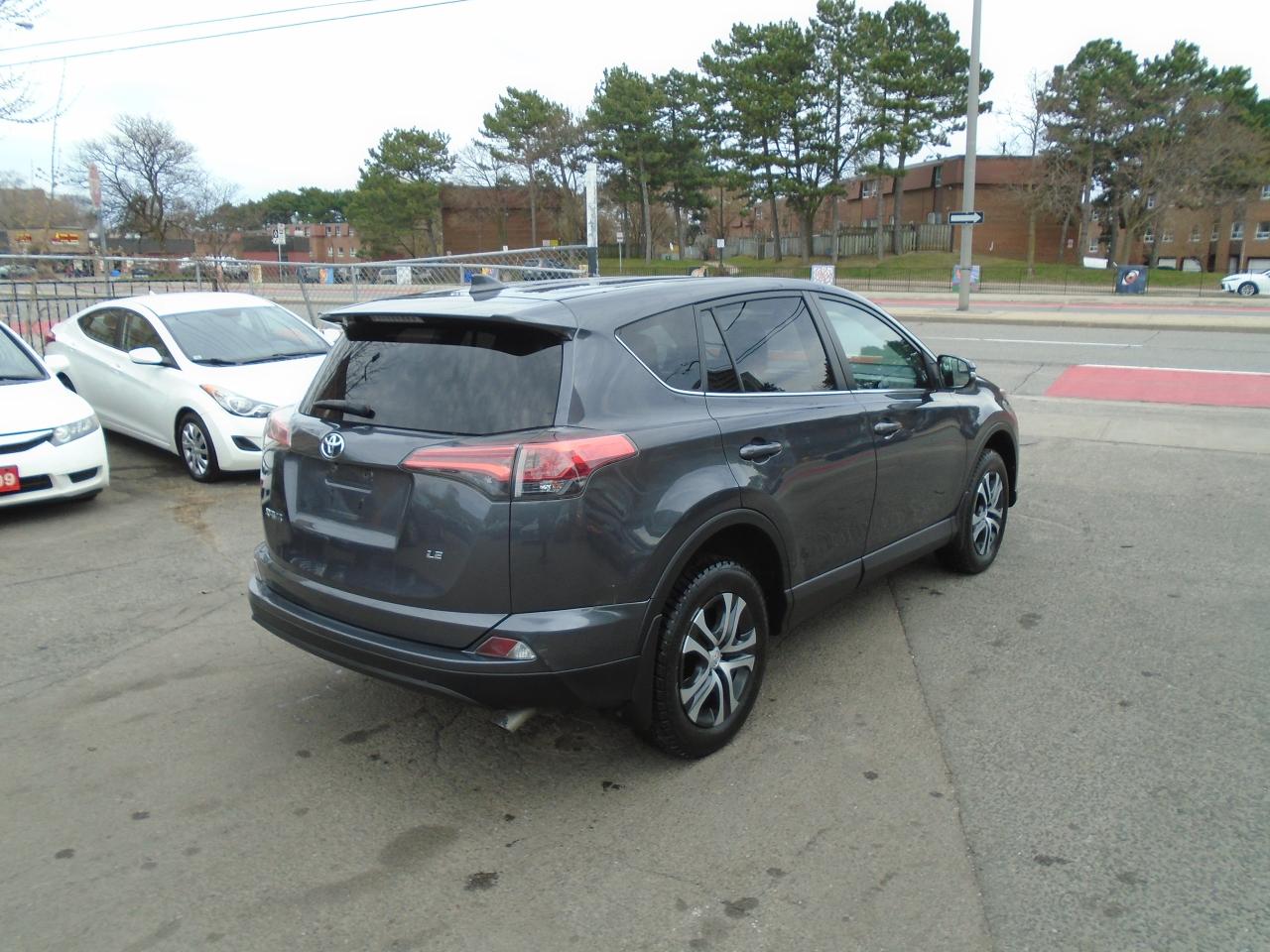 2016 Toyota RAV4 LE/LOW KM / SUPER CLEAN / ICE COLD AC/ PWR OPTIONS - Photo #5