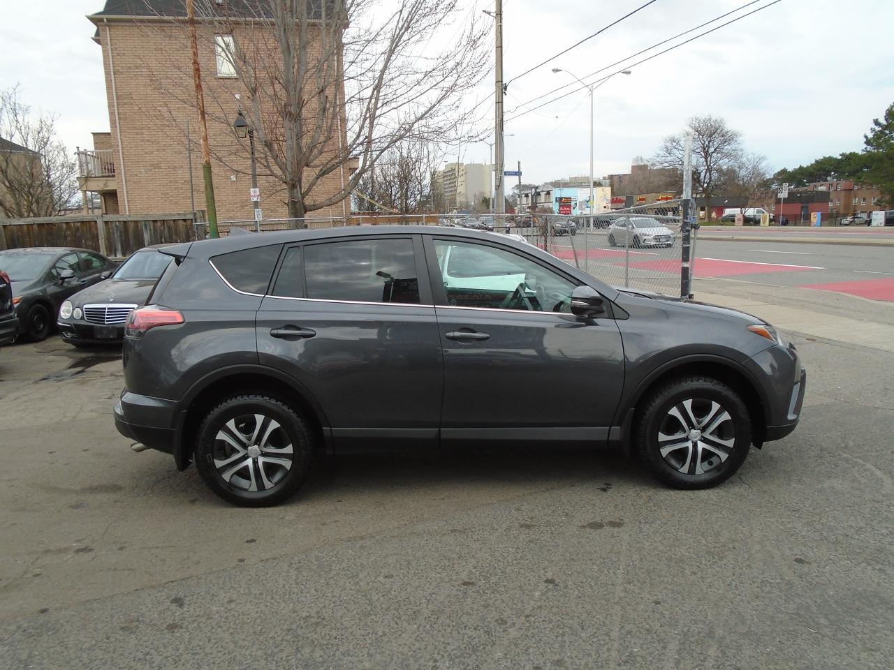 2016 Toyota RAV4 LE/LOW KM / SUPER CLEAN / ICE COLD AC/ PWR OPTIONS - Photo #4