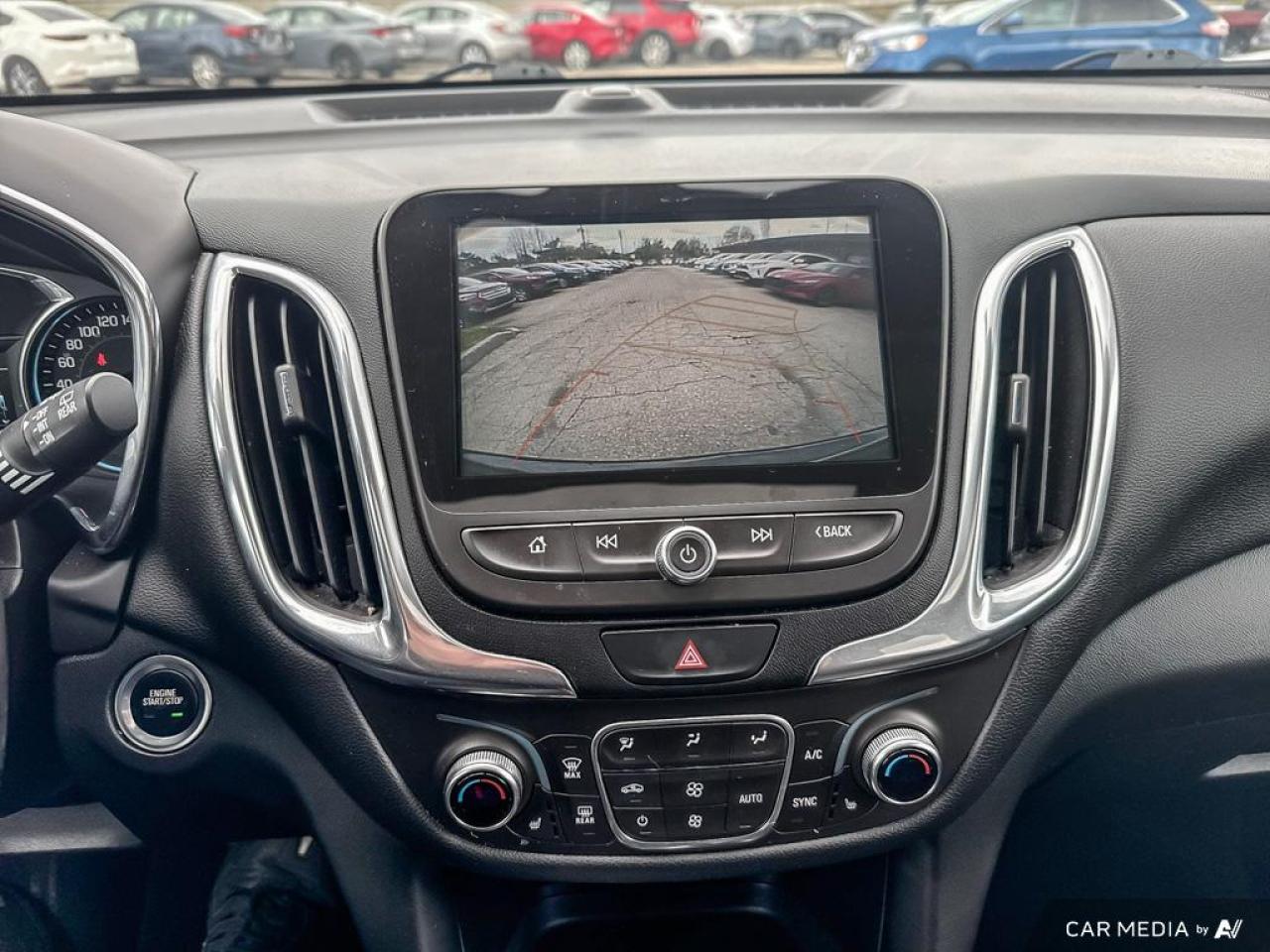 2018 Chevrolet Equinox LT / ROOF / HTD SEATS / SUNROOF / NO ACCIDENTS - Photo #16
