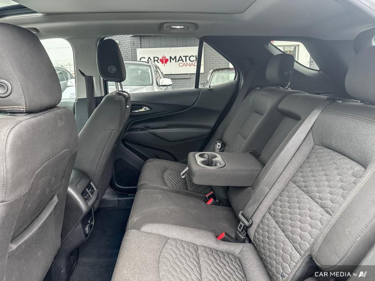 2018 Chevrolet Equinox LT / ROOF / HTD SEATS / SUNROOF / NO ACCIDENTS - Photo #11