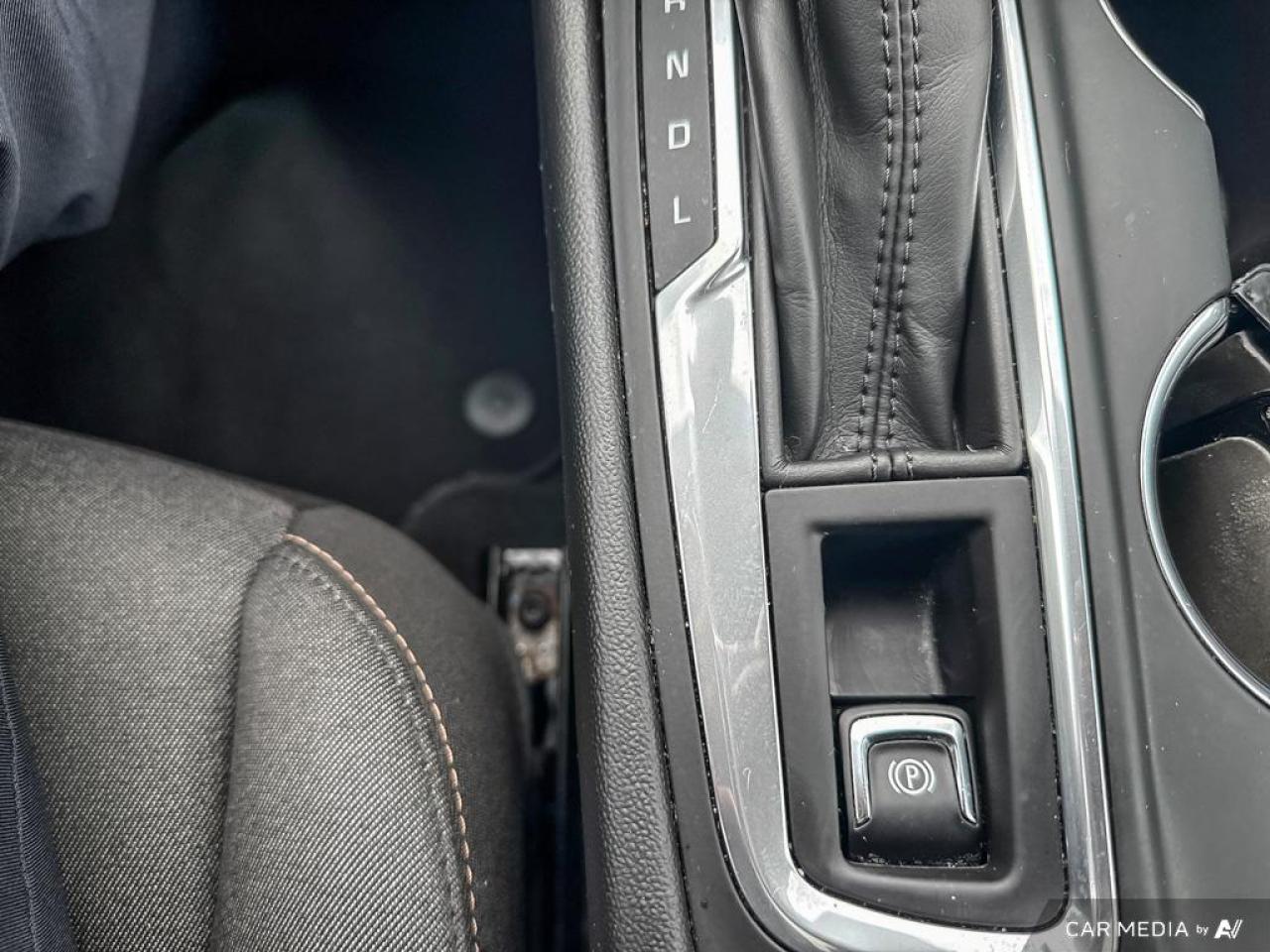 2018 Chevrolet Equinox LT / ROOF / HTD SEATS / SUNROOF / NO ACCIDENTS - Photo #18