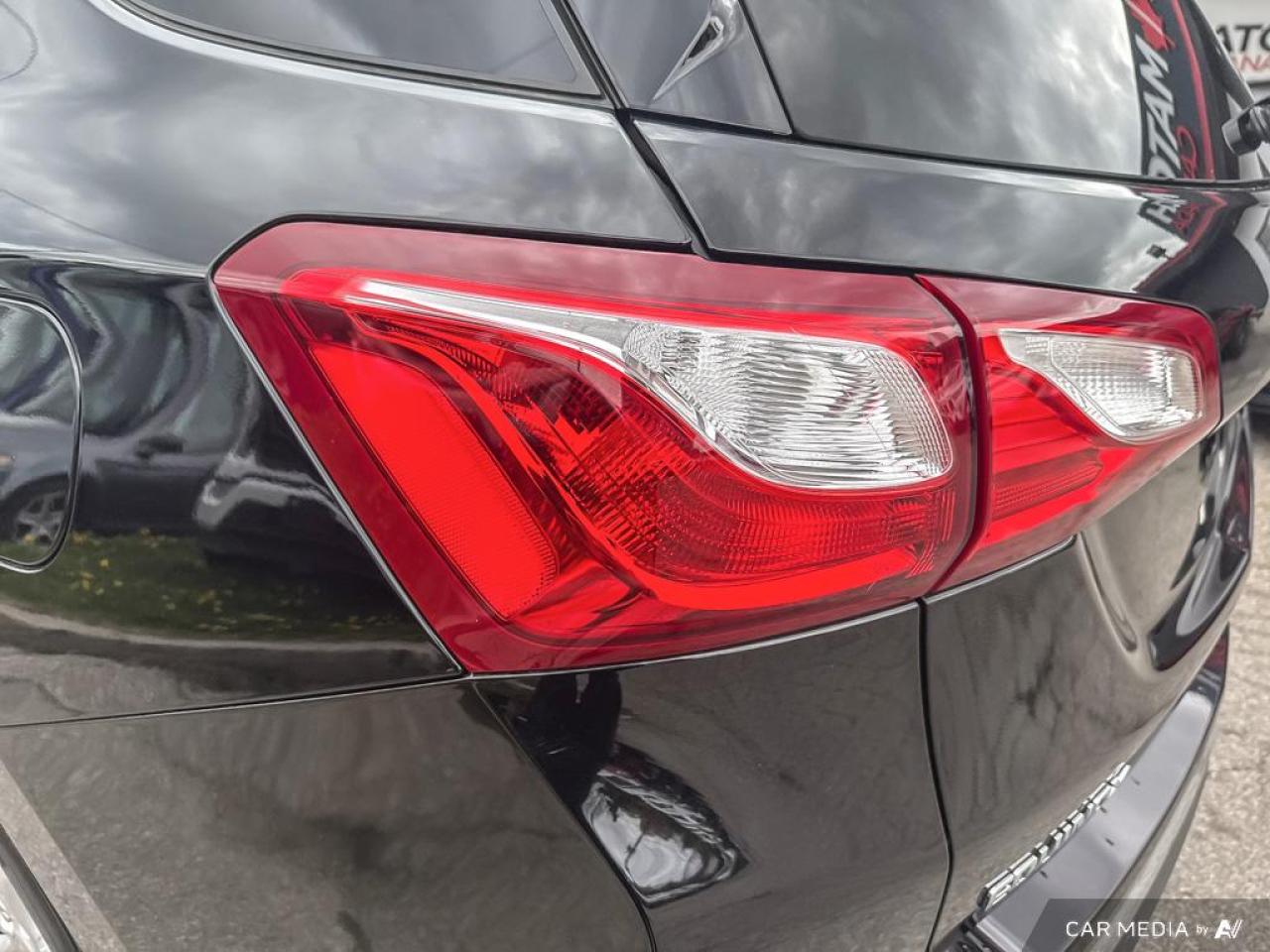2018 Chevrolet Equinox LT / ROOF / HTD SEATS / SUNROOF / NO ACCIDENTS - Photo #8