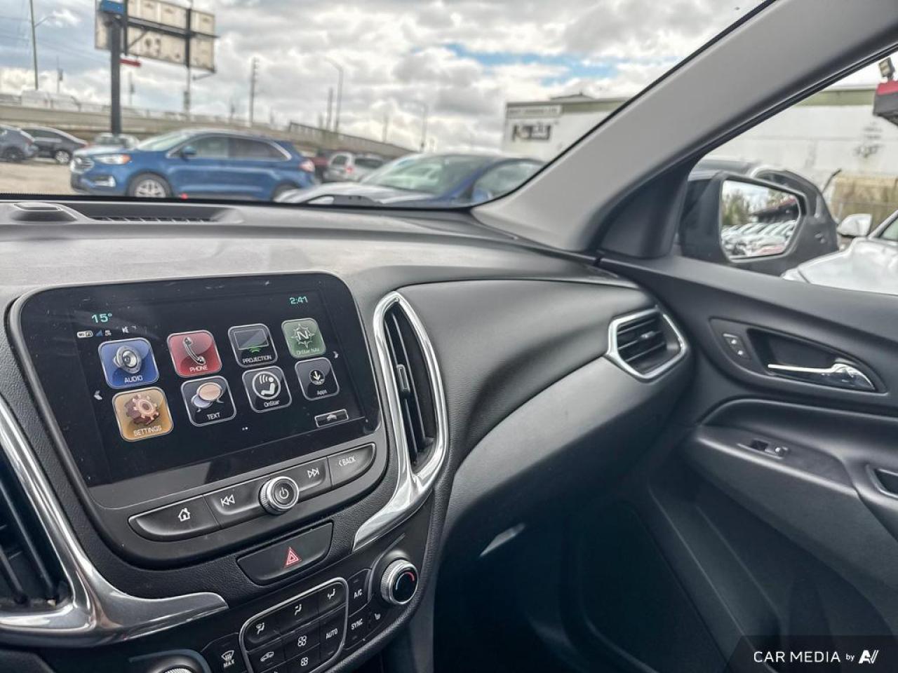2018 Chevrolet Equinox LT / ROOF / HTD SEATS / SUNROOF / NO ACCIDENTS - Photo #24