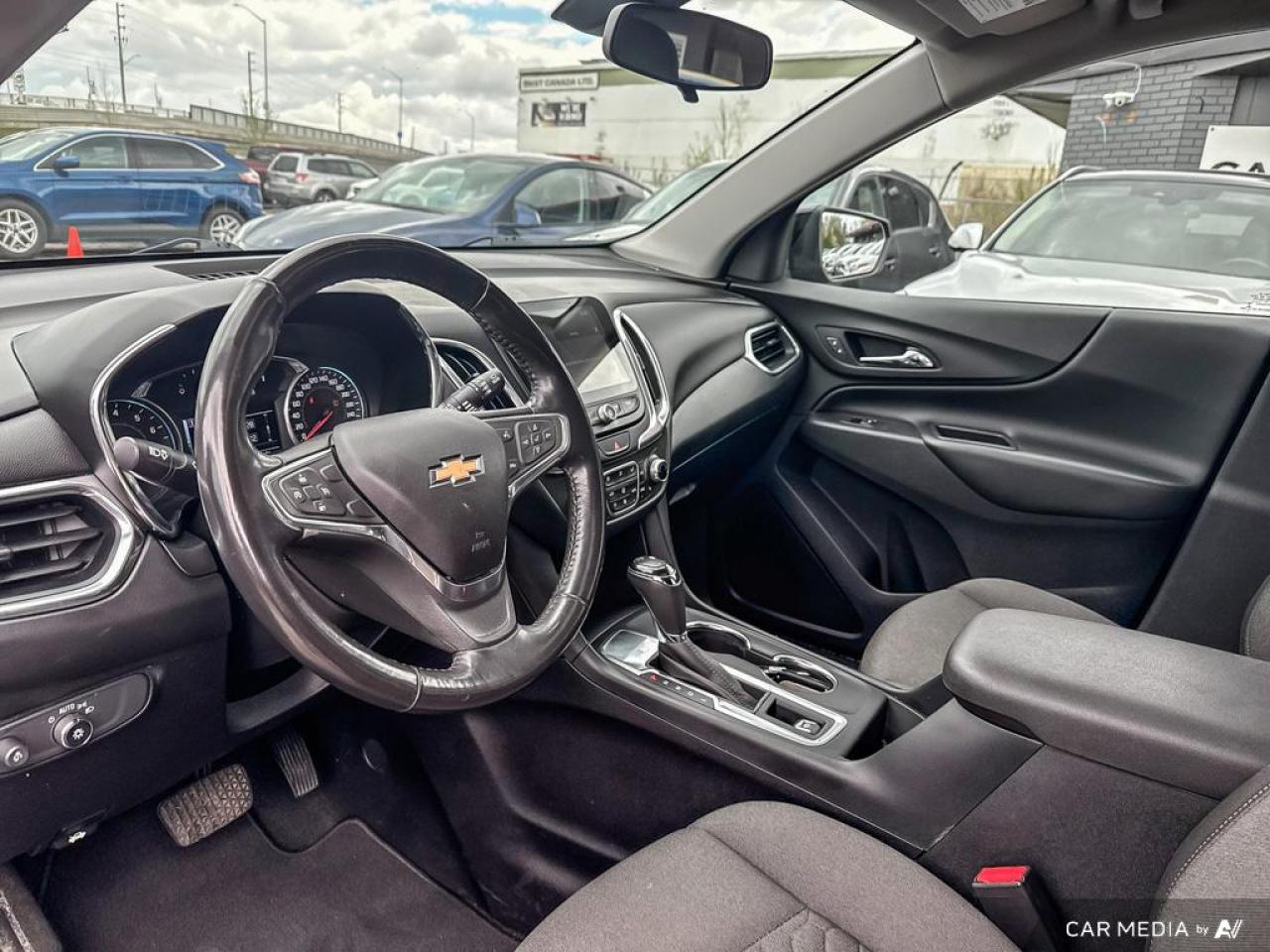2018 Chevrolet Equinox LT / ROOF / HTD SEATS / SUNROOF / NO ACCIDENTS - Photo #9
